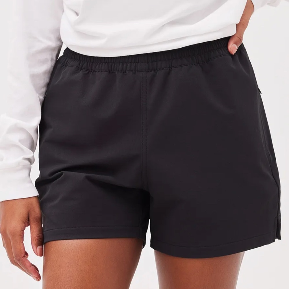 Outdoor Voices RecTrek 4" Black Shorts, Brand new